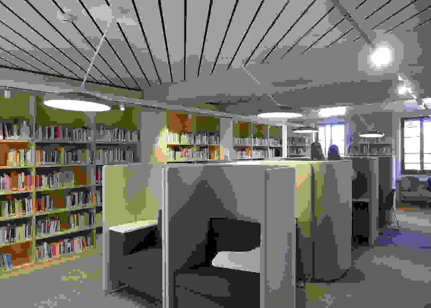 Bibliothèque scolaire project-12
